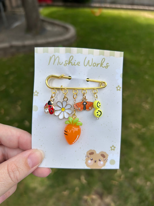cutie carrot safety pin
